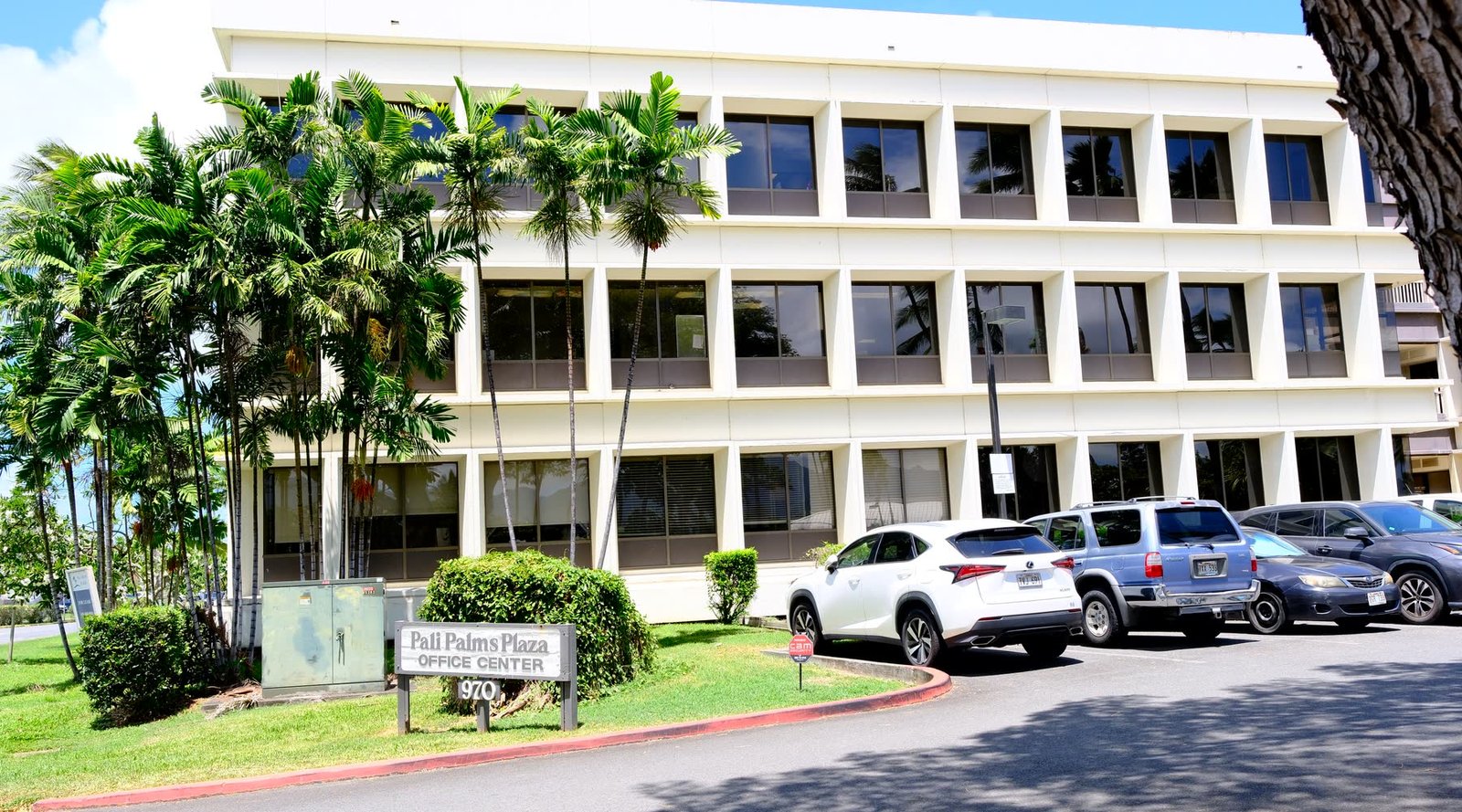 Exterior of Pali Palms Plaza Office Center at 970 North Kalaheo Avenue in Kailua